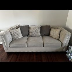 Beige Couch With Pull Out Bed 