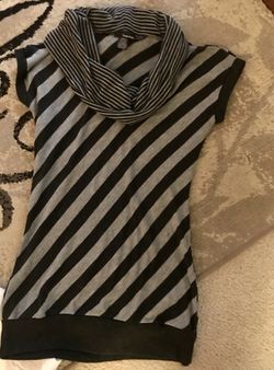 Black and gray Women’s Top