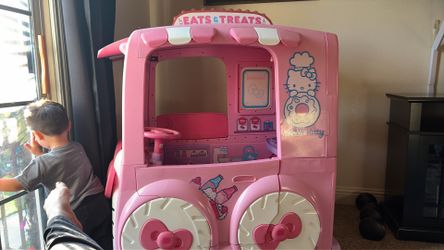 Hello Kitty Icecream truck