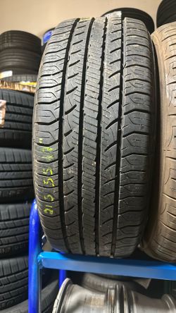 1 used tire 215/55/17 Goodyear 90% firm price,,,