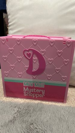 Mystery shopper (diana doll)