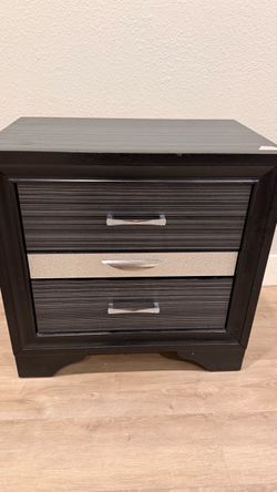 3-Drawer Nightstand Dark Wood Finish