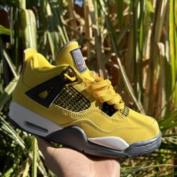 Jordan 4 Lightning 
