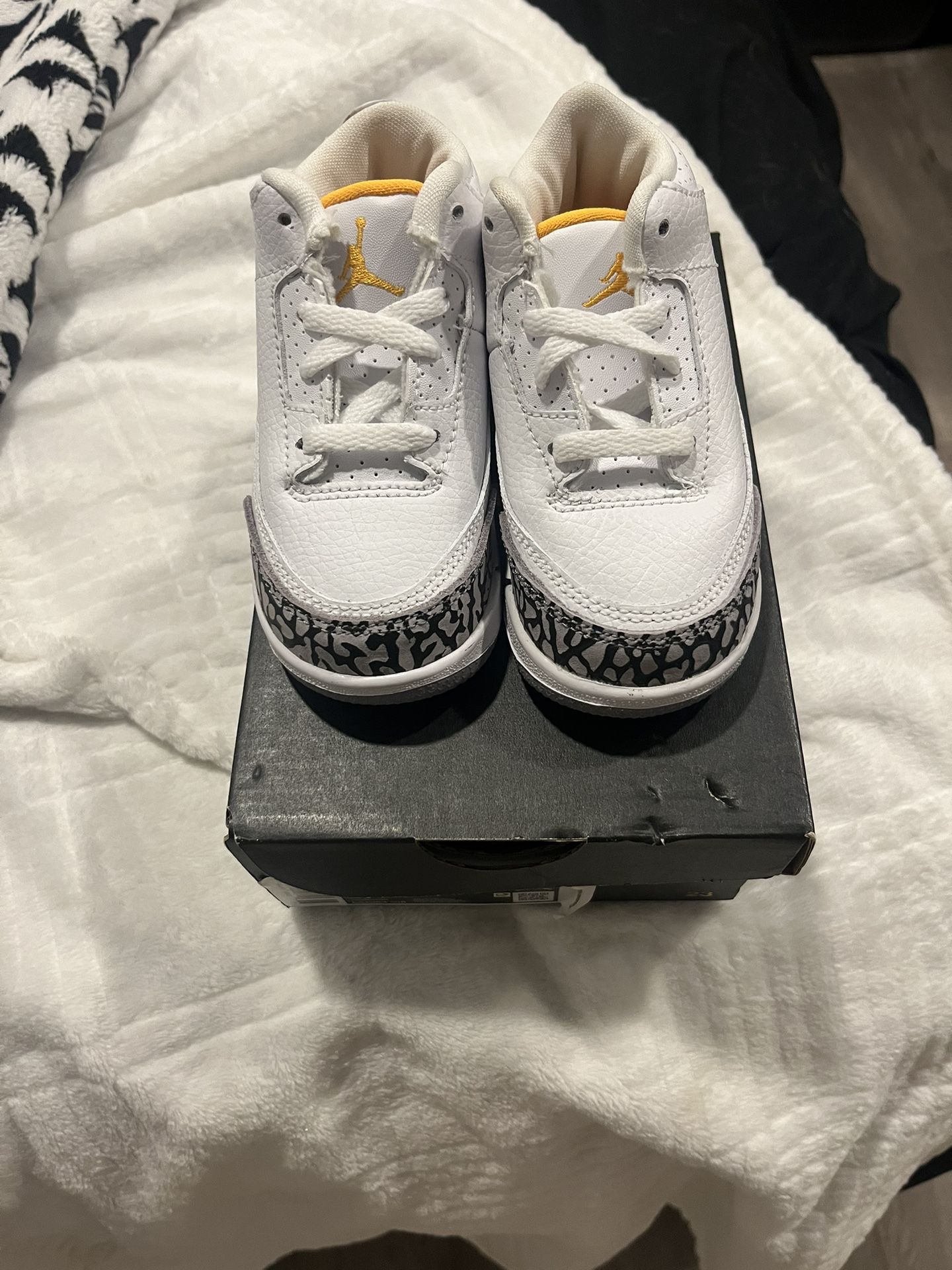 Laser Orange Jordan 3 Toddler 6c