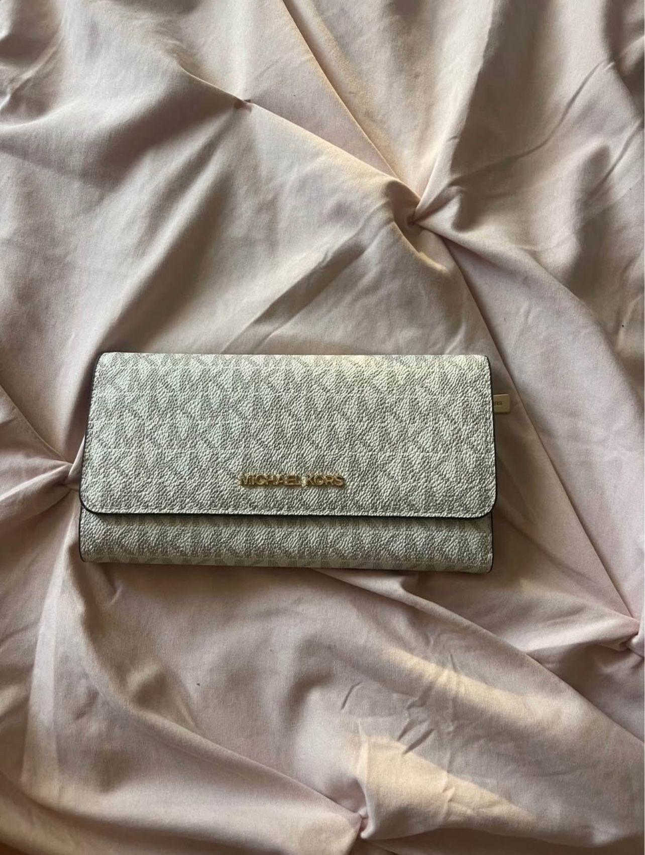 NEW Michael Kors Wallet