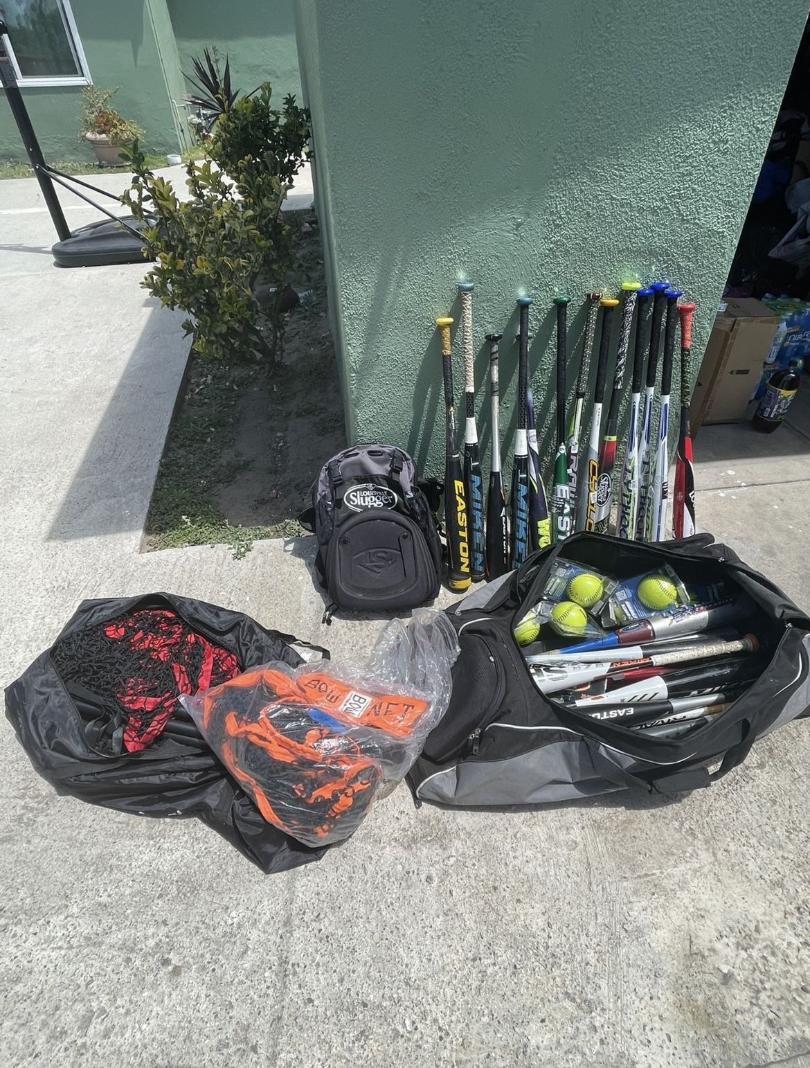 SOFTBALL BASEBALL BATS NETS  AND BAGS