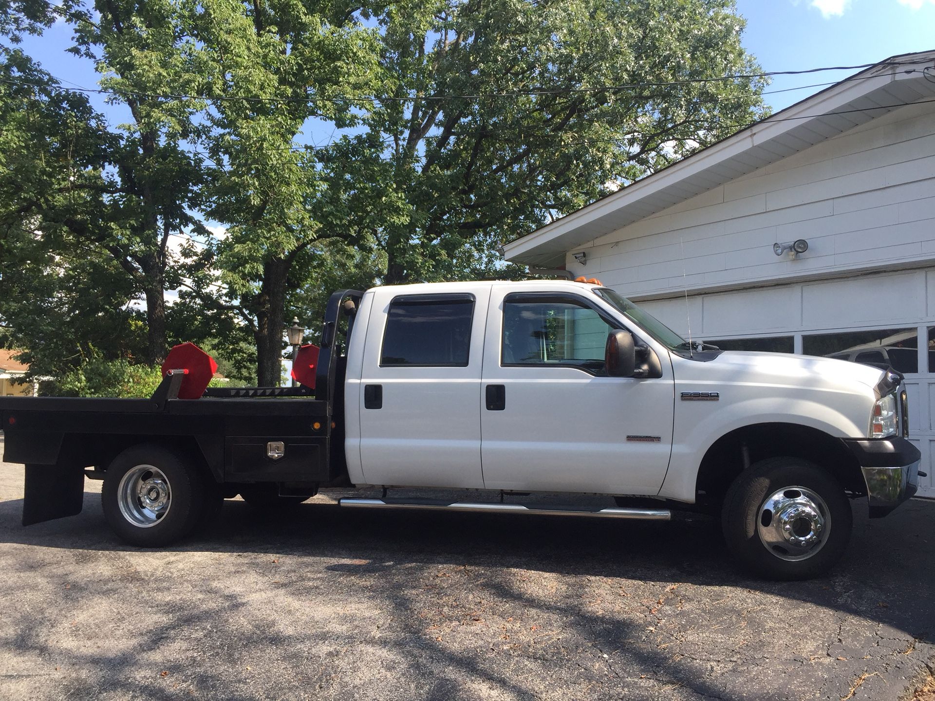 2005 F350 Lariat Crew Cab 4x4 6.0 (ford remanufactured motor) deweze