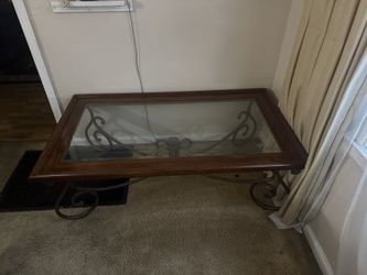 Rooms To Go Coffee & End Table Set