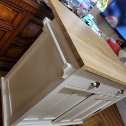 CRATE  & BARREL Kitchen Island With A Leaf