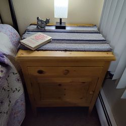 Vintage Side Table/Nightstand 