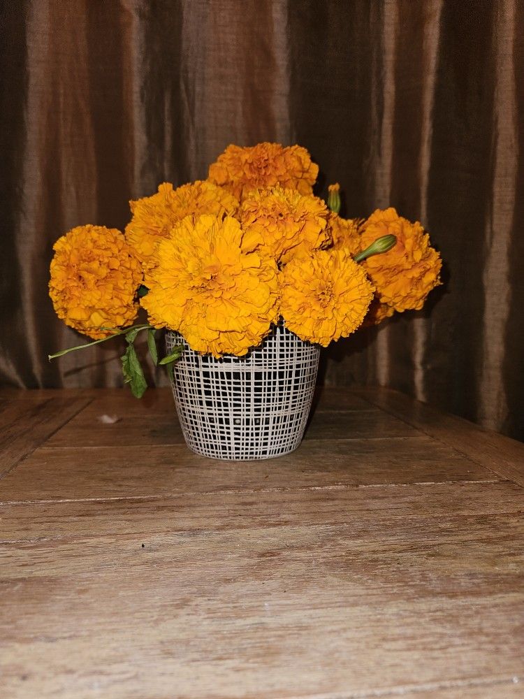 Cempasúchil / Marigold Flower Arrangement
