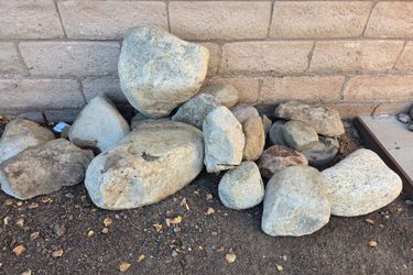FREE landscaping garden river rocks