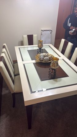 Dining room table