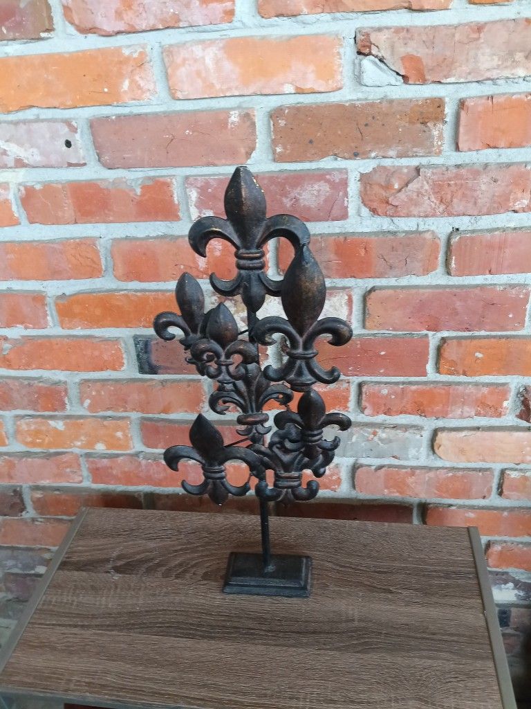 Fleur De Lis Decor