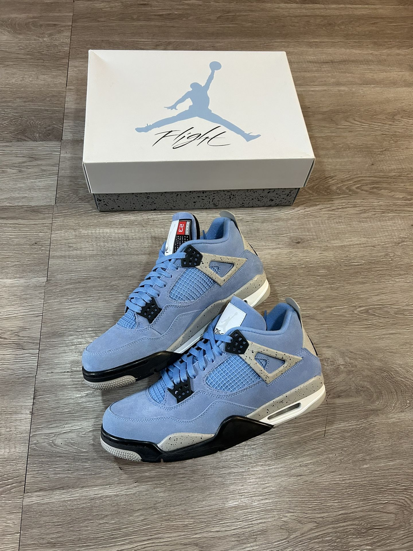 Jordan 4 University Blue