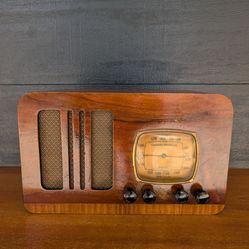 Vintage Emerson Tube Radio