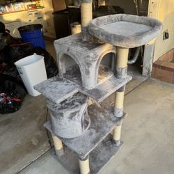 CAT CONDO RETREAT In GREAT CONDITION
