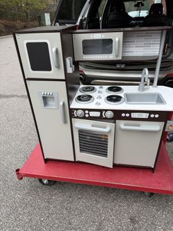 Play Kitchen 