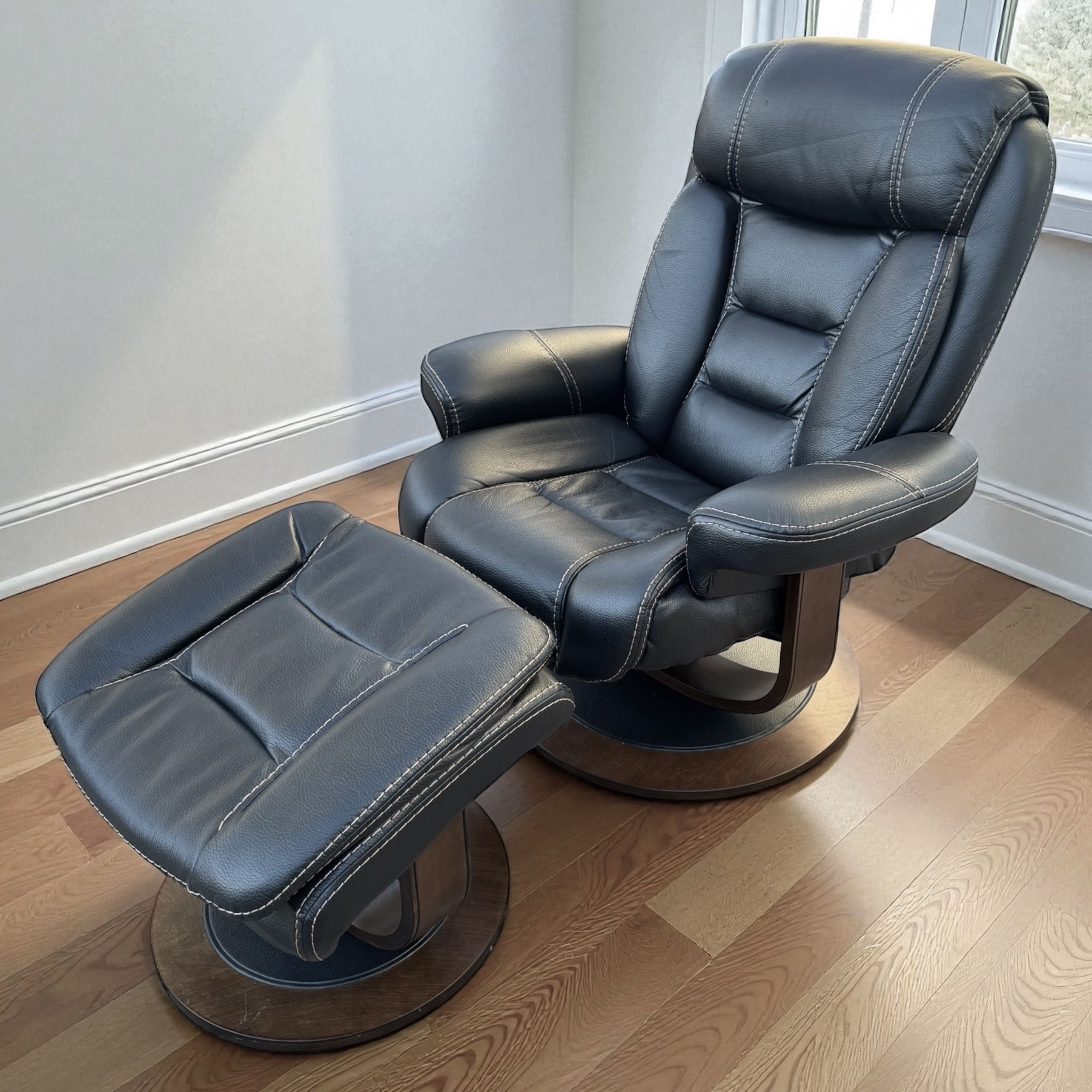 BLACK LEATHER EURO SWIVEL CHAIR 