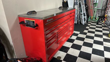 Snap-on Large Red Rolling Tool Cabinet
