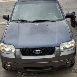 2005 Ford EscapeXLT Sport SUV 4D