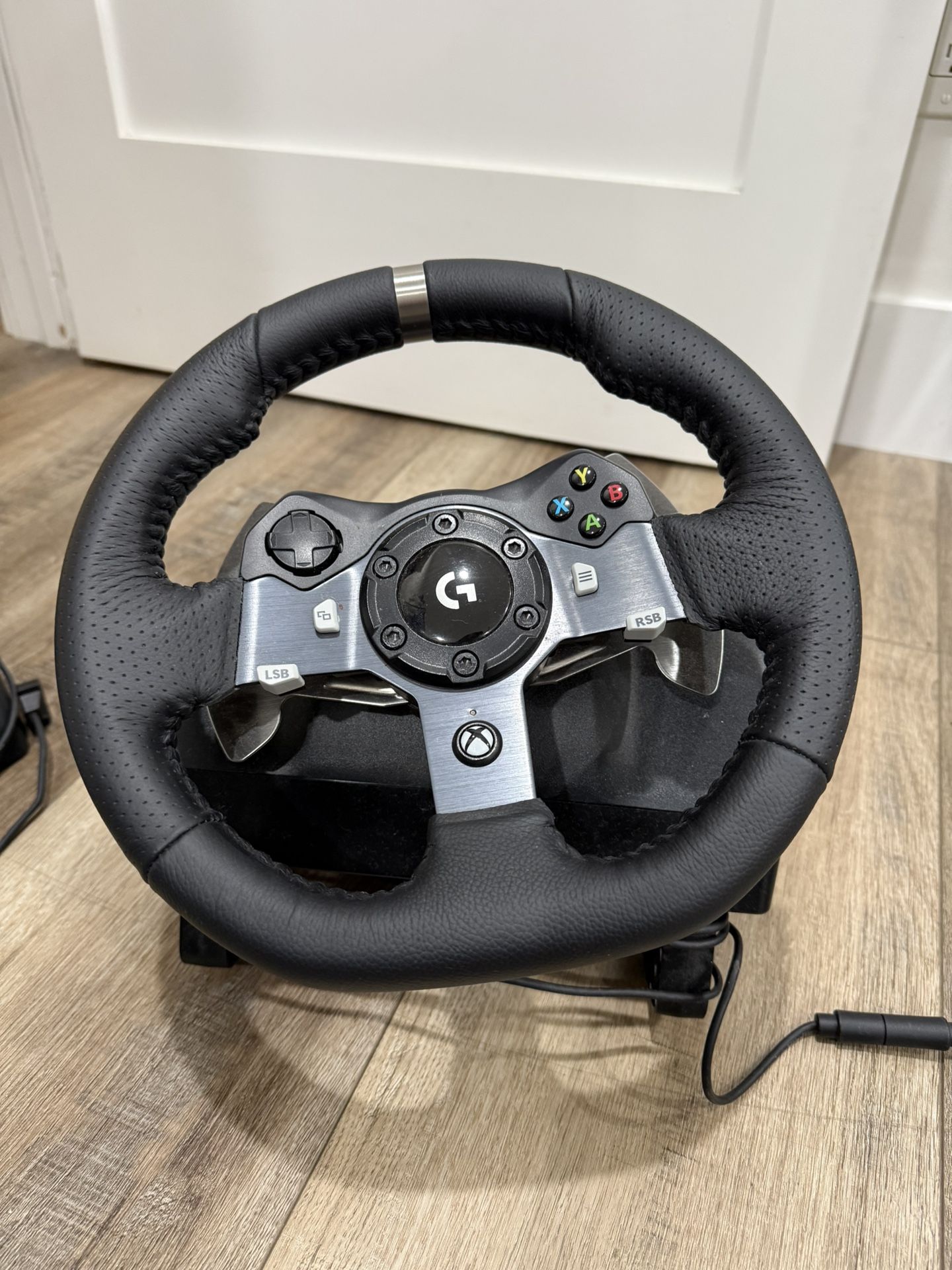 Logitech G920 Racing wheel, pedals, and Shifter