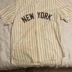 Joe DiMaggio Jersey  (Large). Wool 