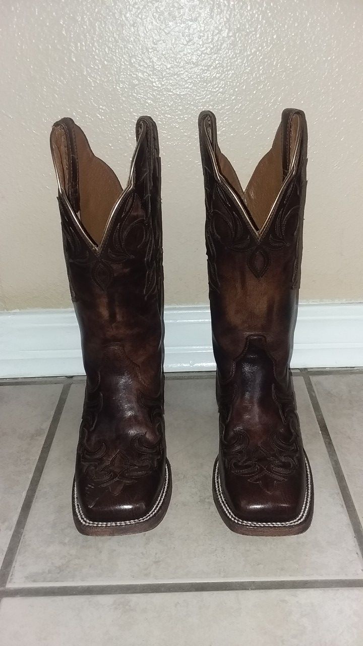 Ariat