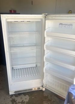 Kenmore 18 cubic ft.³ freezer