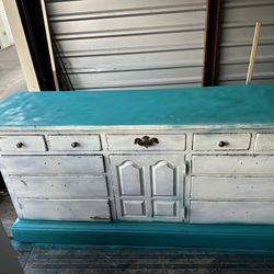 Ethan Allen Dresser 