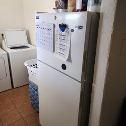 Maytag Refrigerator $20 See Description 