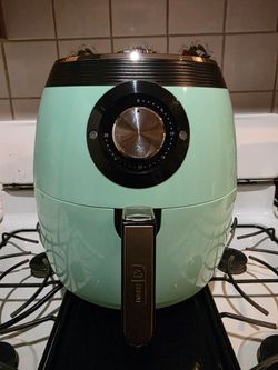 Dash Deluxe Air Fryer 4.5 Qt