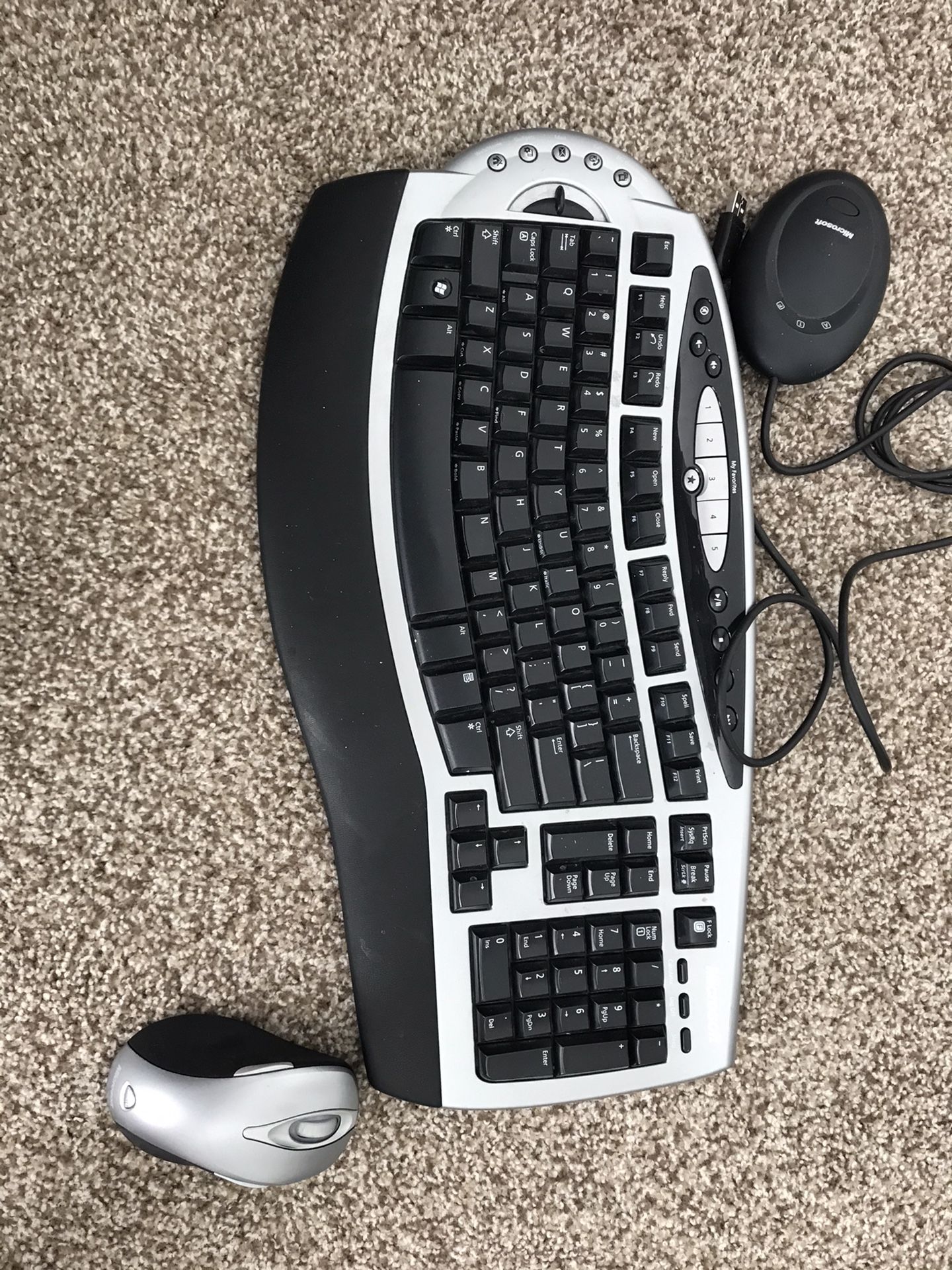 Microsoft natural ergonomic keyboard and mouse model# 4000 wireless ..must sell.. buy it today