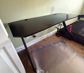 Z Computer desk