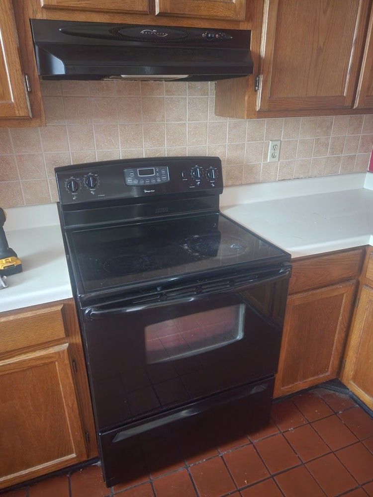 4 pieace black used kitchen appliances