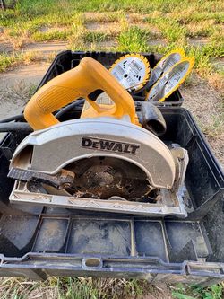 DeWalt Circular Saw with Extra Blades