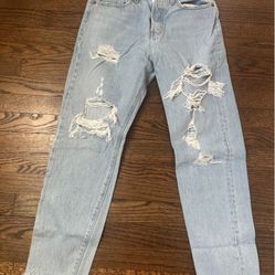 Levi’s Woman’s Ripped Jeans 
