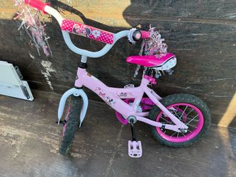 12" Disney Minnie Mouse Kids Bike with Streamers