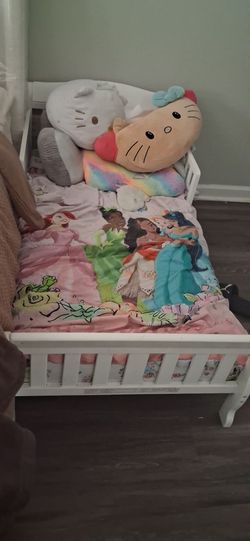 Toddler bed with mattress