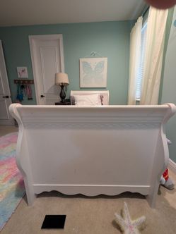 Twin Sleigh Bed