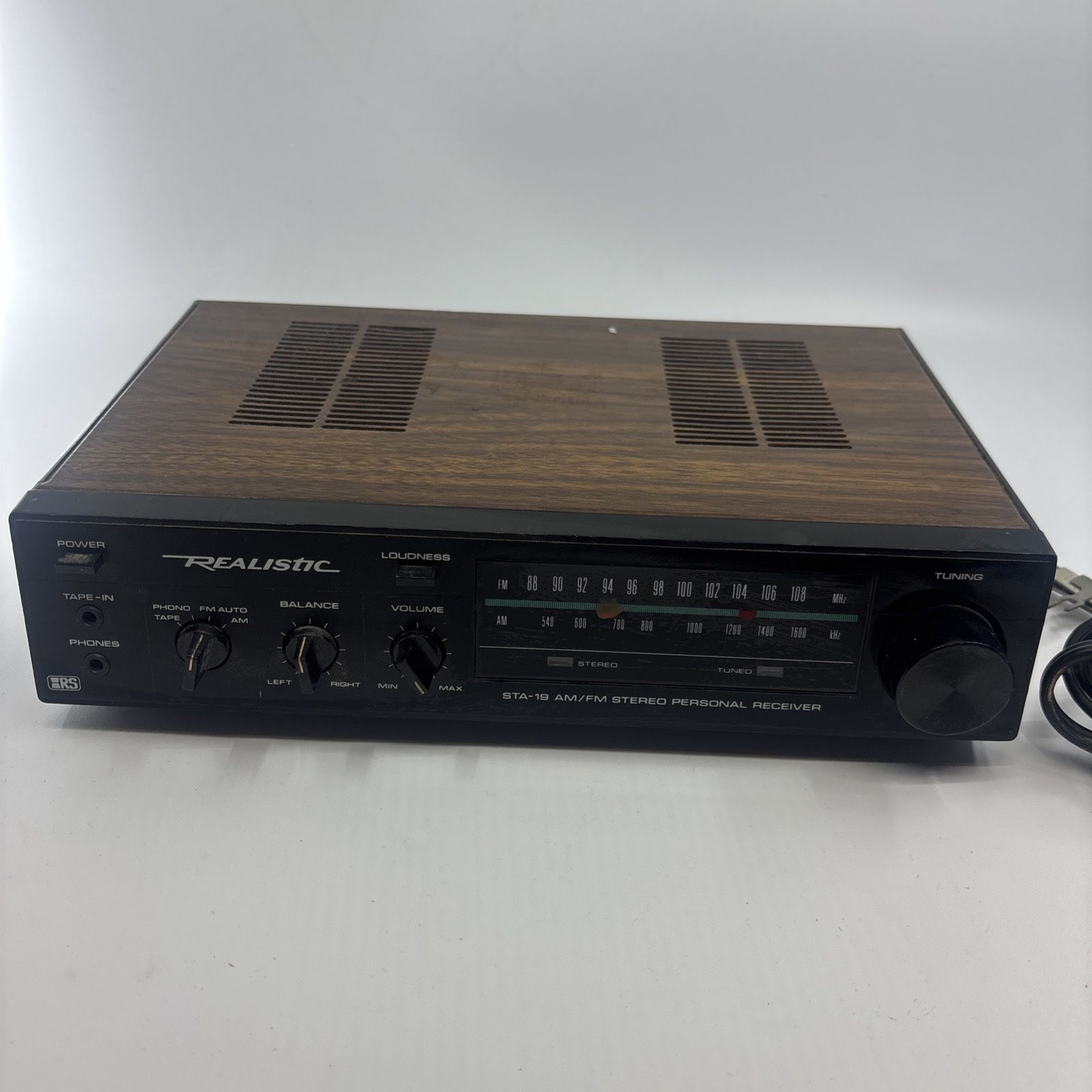 Vintage Realistic STA-19 AM/FM Stereo Personal Receiver WORKS SEE DESC