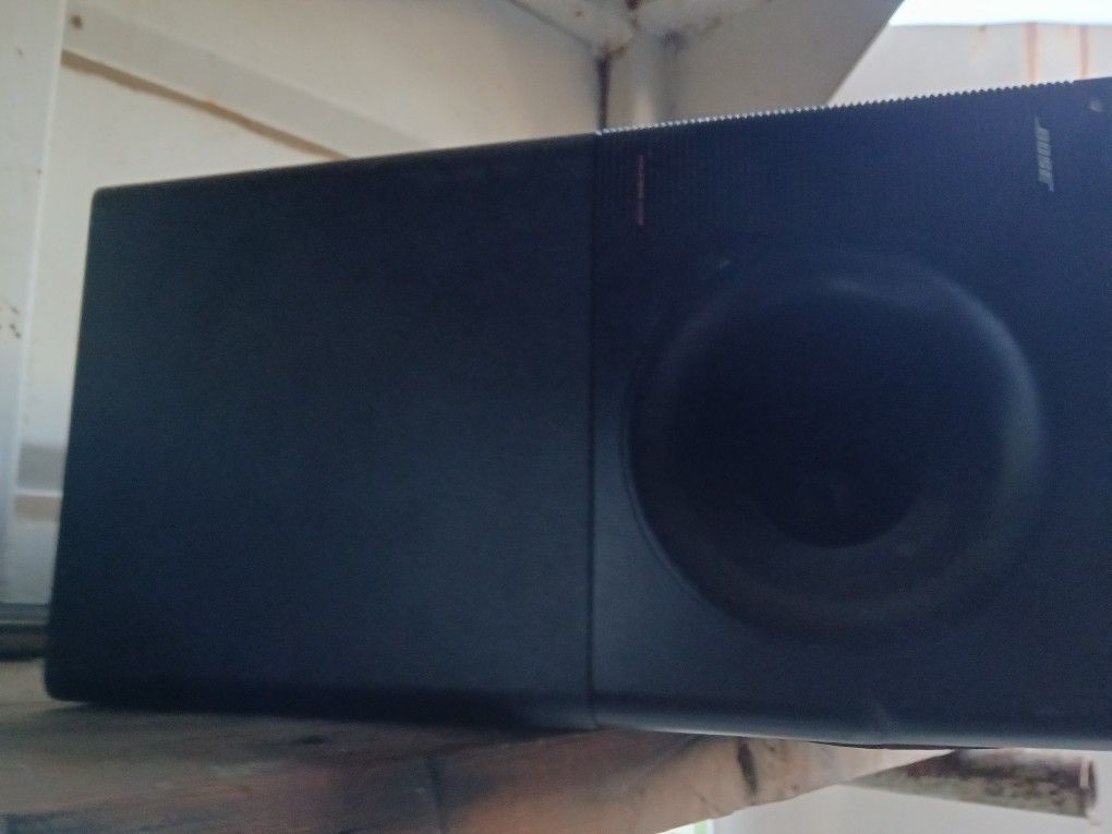 BOSE SUB WOOFER 