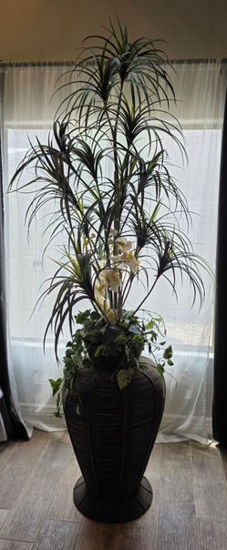 Artificial Tropical Tree