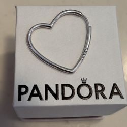 Pandora Pendientes de aro asimétricos con forma de corazón Plata de ley