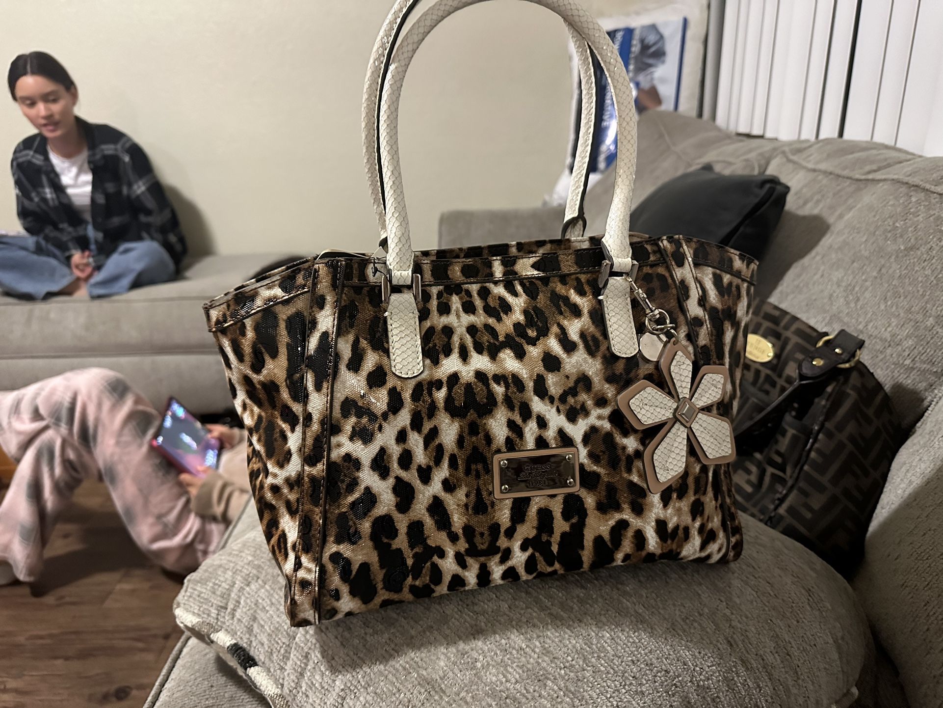 Guess Bags for Sale in Seattle, WA - OfferUp