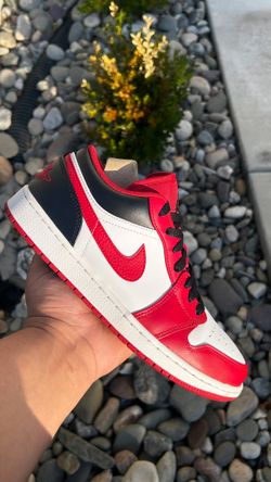 Jordan 1 Low “Bulls”