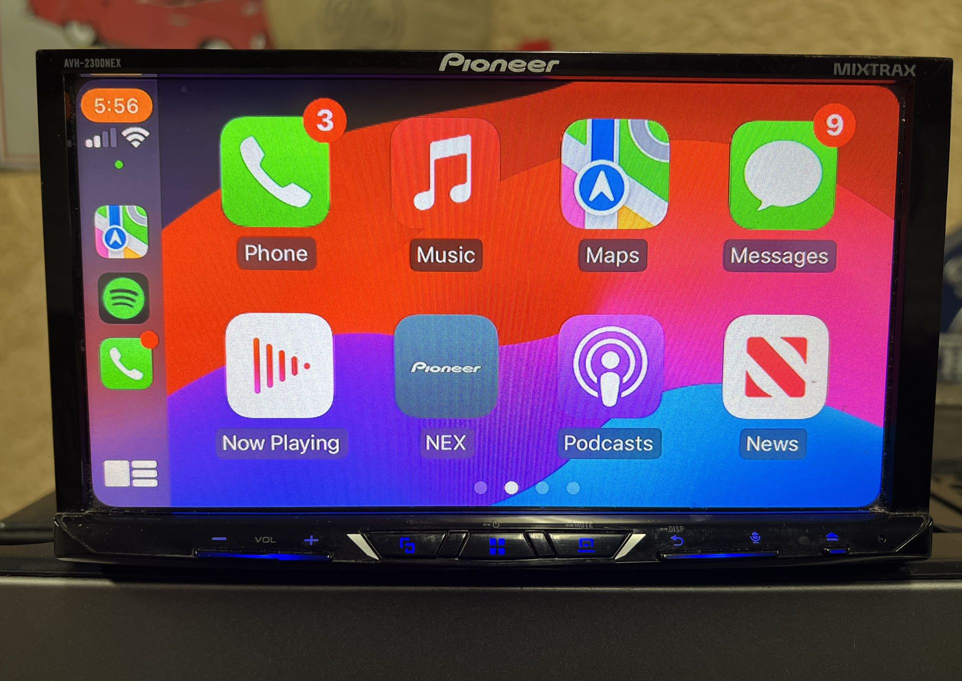 Pioneer Avh 2300 Nex Multimedia Dvd Receiver Apple CarPlay, and android In excellent condition