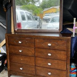 Dresser 8 Drawer With Mirror