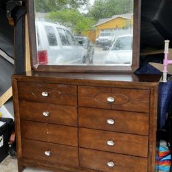 Dresser 8 Drawer With Mirror