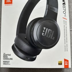 JBL Live670 Headphones 